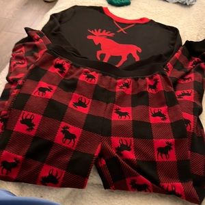 Boys Pajamas red and black moose theme size 10 new
